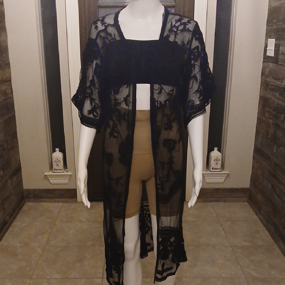 Chic Black Sheer Lace Robe
